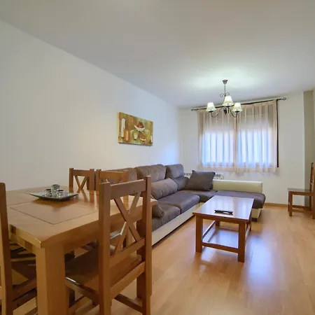 公寓 With 2 Bedrooms In With Wifi *